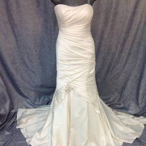 CasaBlanca Style: 2037 Wedding dress
